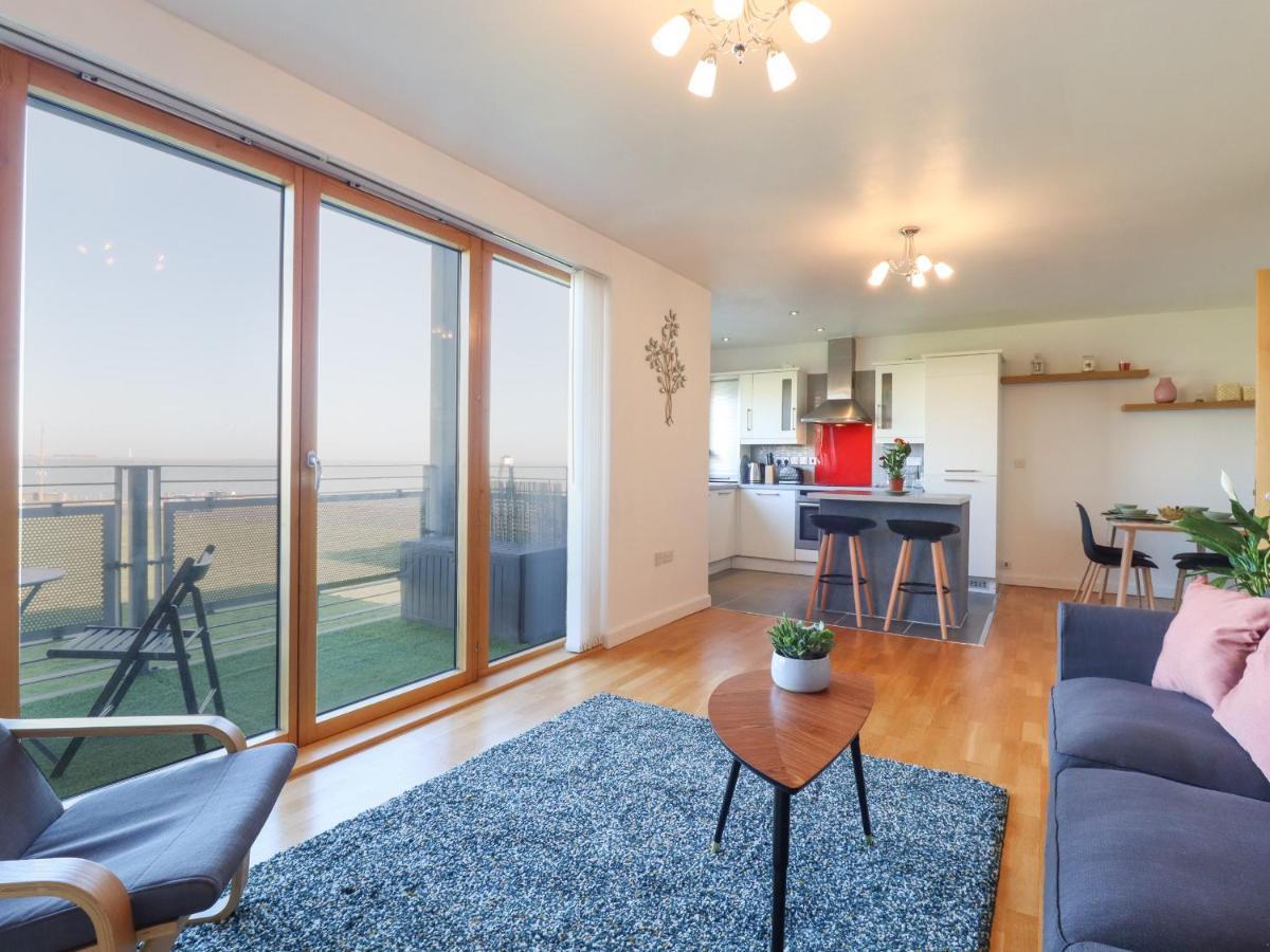 Flat 19 By The Beach Harwich Bagian luar foto
