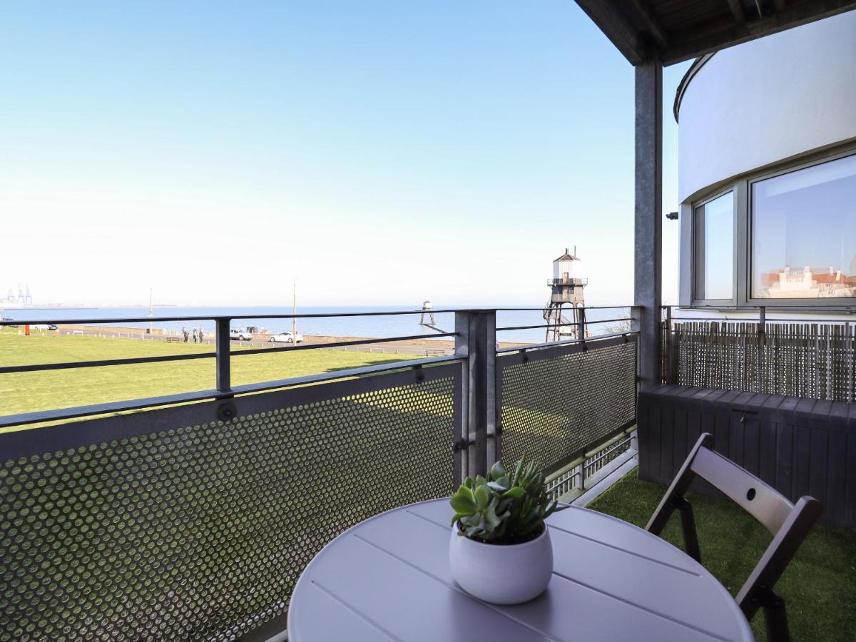 Flat 19 By The Beach Harwich Bagian luar foto