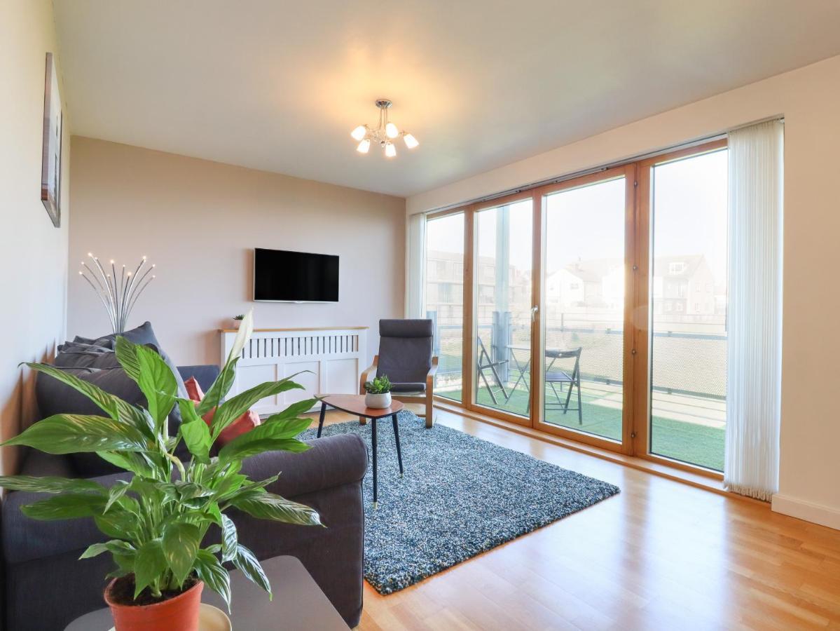 Flat 19 By The Beach Harwich Bagian luar foto