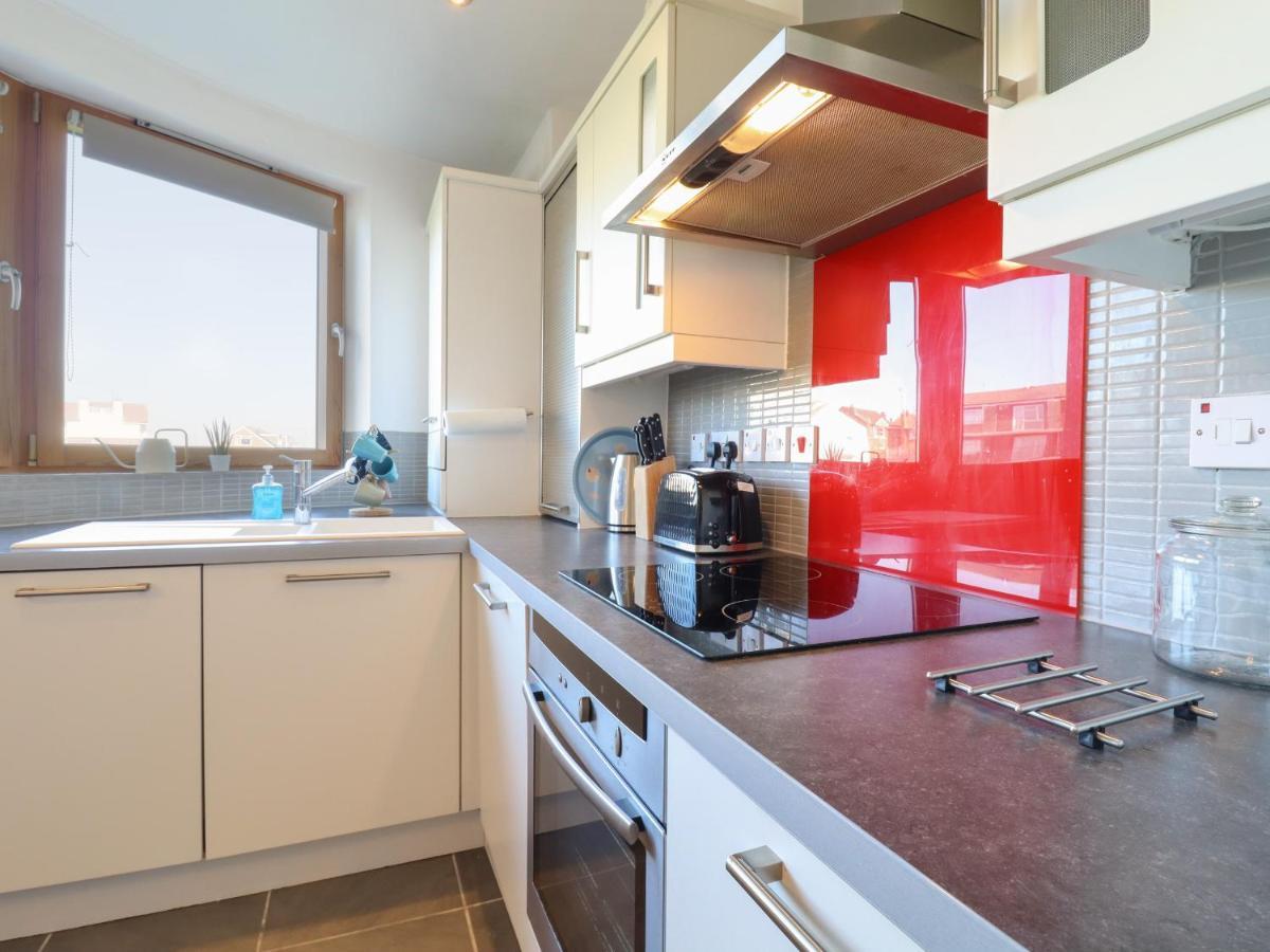 Flat 19 By The Beach Harwich Bagian luar foto