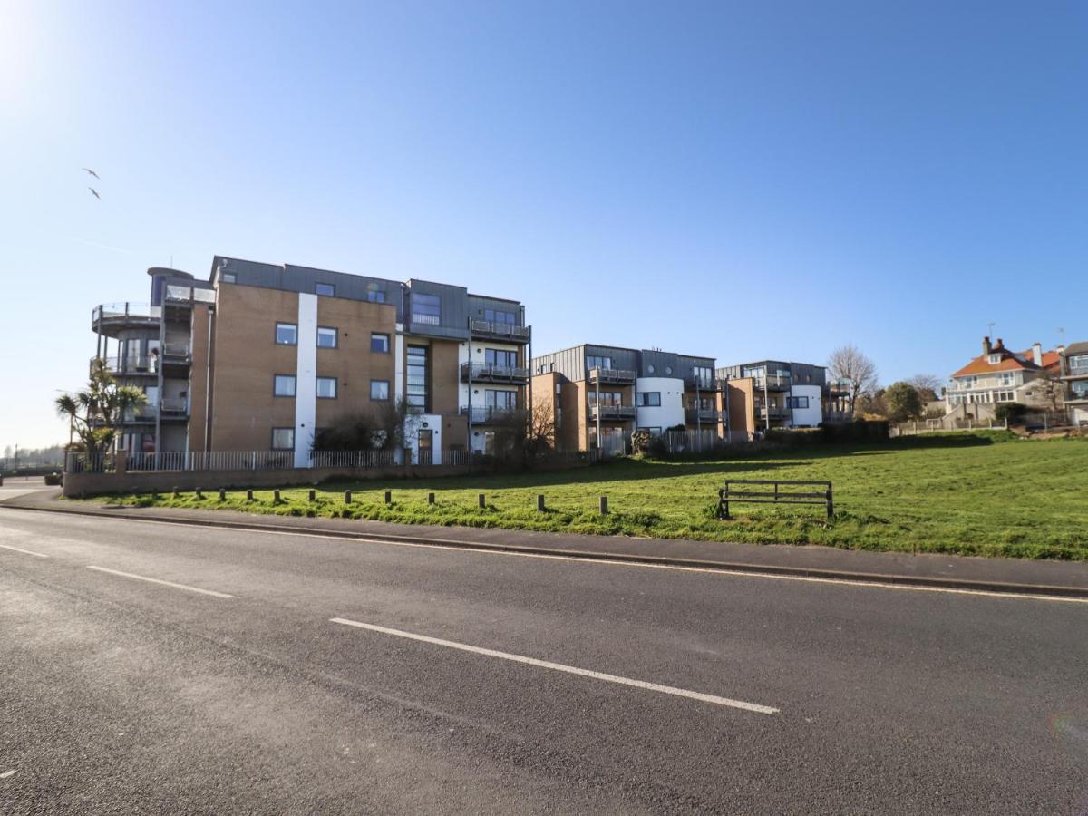 Flat 19 By The Beach Harwich Bagian luar foto